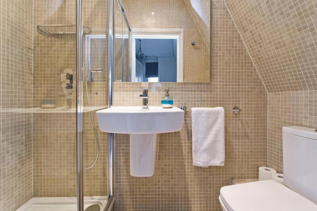 Stylish Getaway In The Heart Of The Appartement